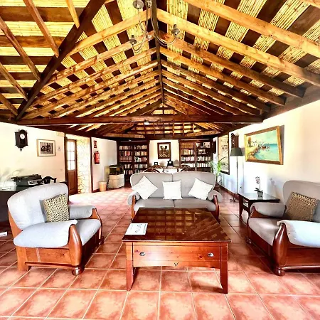 Apto En Caserio Rural Con Cocina, Piscina, Wifi, Barbacoa Y Jardin Compartidos *