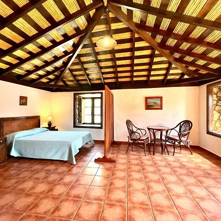 Apto En Caserio Rural Con Cocina, Piscina, Wifi, Barbacoa Y Jardin Compartidos