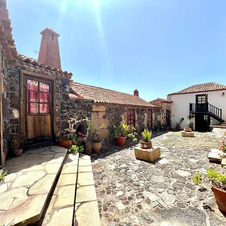 Apto En Caserio Rural Con Cocina, Piscina, Wifi, Barbacoa Y Jardin Compartidos * San Miguel de Abona