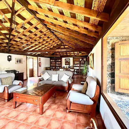 Apto En Caserio Rural Con Cocina, Piscina, Wifi, Barbacoa Y Jardin Compartidos Landhuis San Miguel de Abona