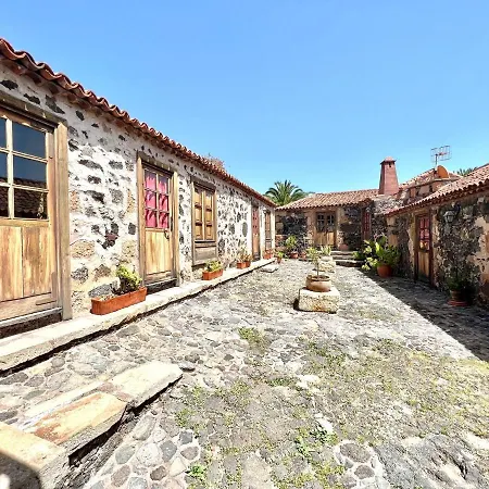 Apto En Caserio Rural Con Cocina, Piscina, Wifi, Barbacoa Y Jardin Compartidos